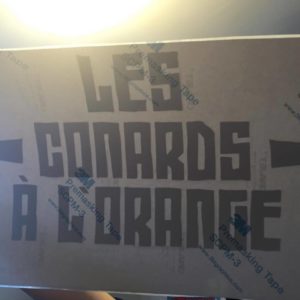 Sticker pour ton char “LES CONARDS À L’ORANGE”